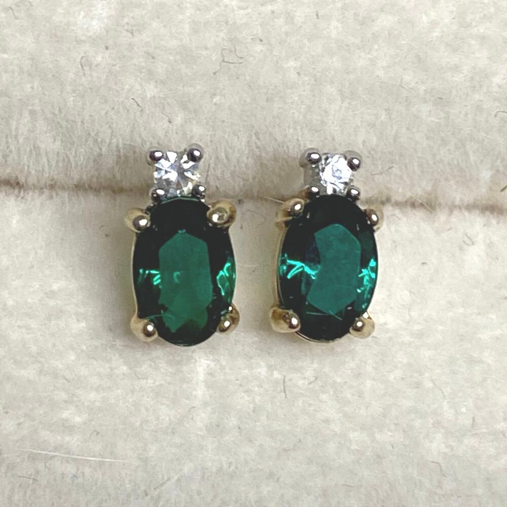Vintage Classy Emerald Green CZ Stud Earrings Gold Tone Prong Set 3/8" long
